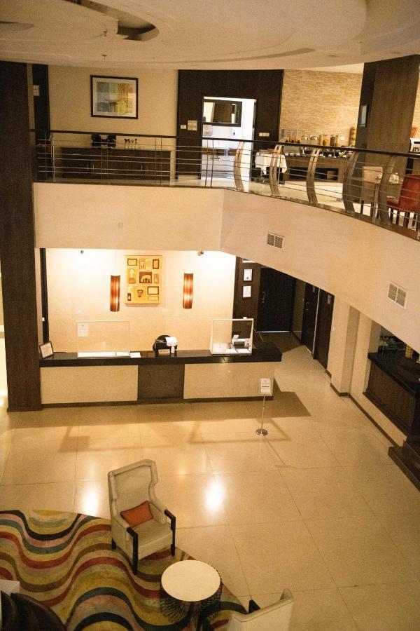 Acacia Premier Hotel Кісуму Екстер'єр фото