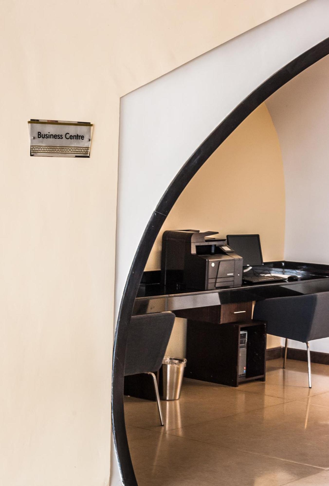 Acacia Premier Hotel Кісуму Екстер'єр фото