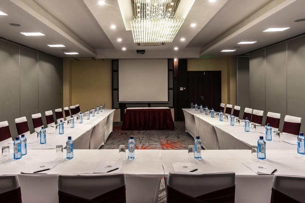 Acacia Premier Hotel Кісуму Екстер'єр фото